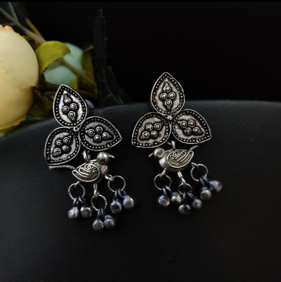 NIKETAM Jewelry - EARRINGS